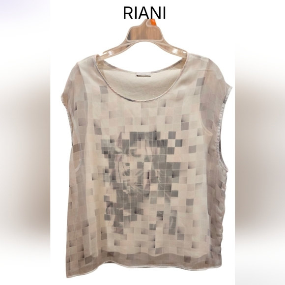 RIANI Tops - RIANI Cream & Gray Geometric Pixel-Print Sleeveless Tank